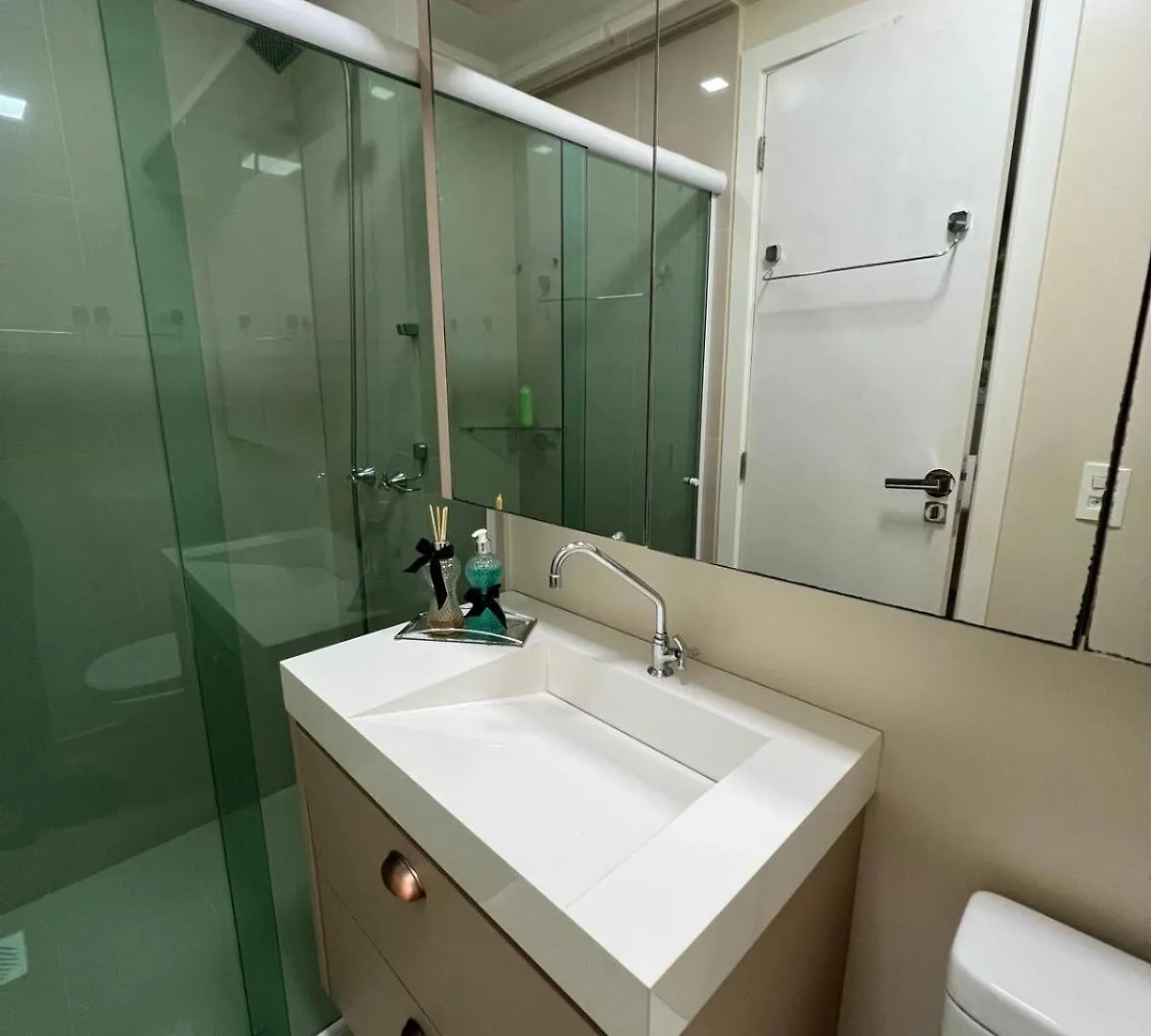 Piscina, Suite, Garagem Privativa! Excelente Apto! Balneário Camboriú