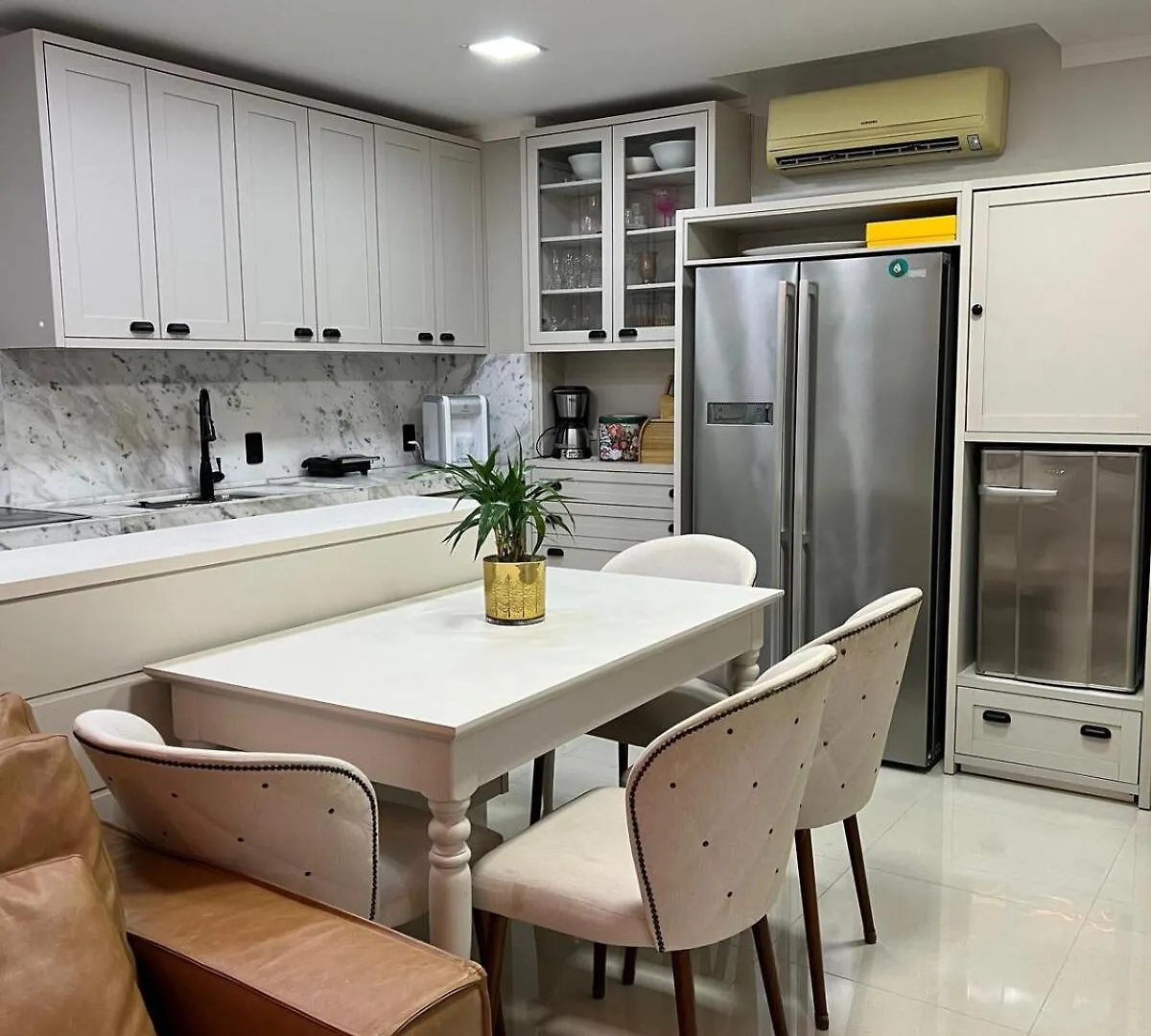 Apartament Piscina, Suite, Garagem Privativa! Excelente Apto! Balneário Camboriú